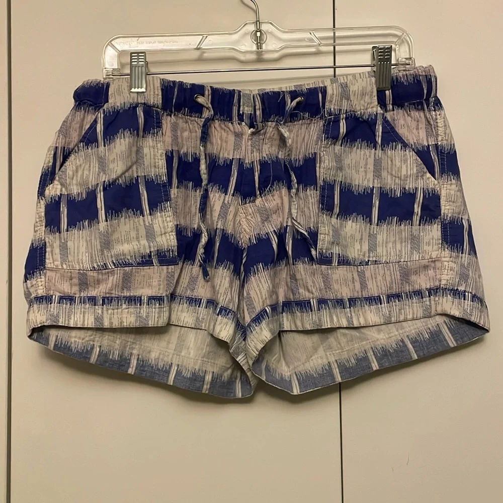 Shorts - Picture 1 of 2